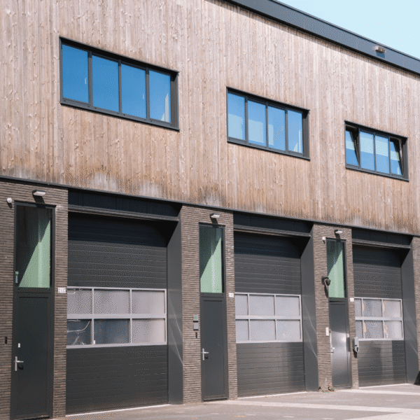 Foto van garagebox met kantoor