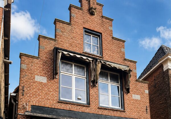 Kantoorpand bovenwoning Sneek
